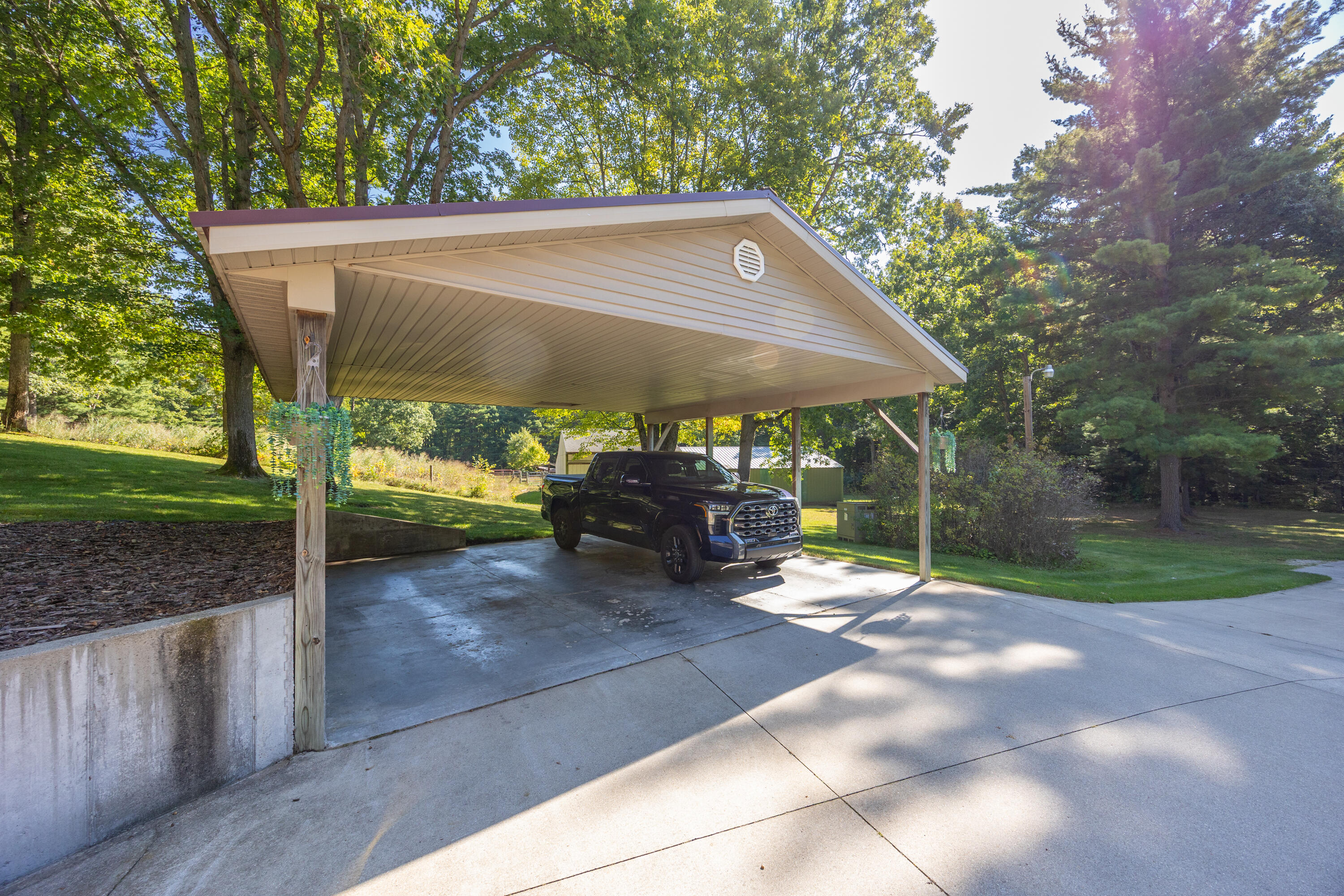 Big Rapids, Michigan, 49307, United States, 3 Bedrooms Bedrooms, ,2 BathroomsBathrooms,Residential,For Sale,1951282