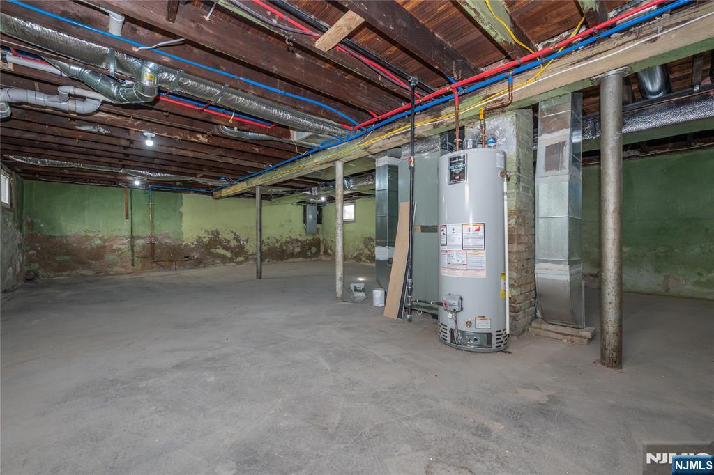 Clifton, New Jersey, 07011, United States, 4 Bedrooms Bedrooms, ,2 BathroomsBathrooms,Residential,For Sale,2003263