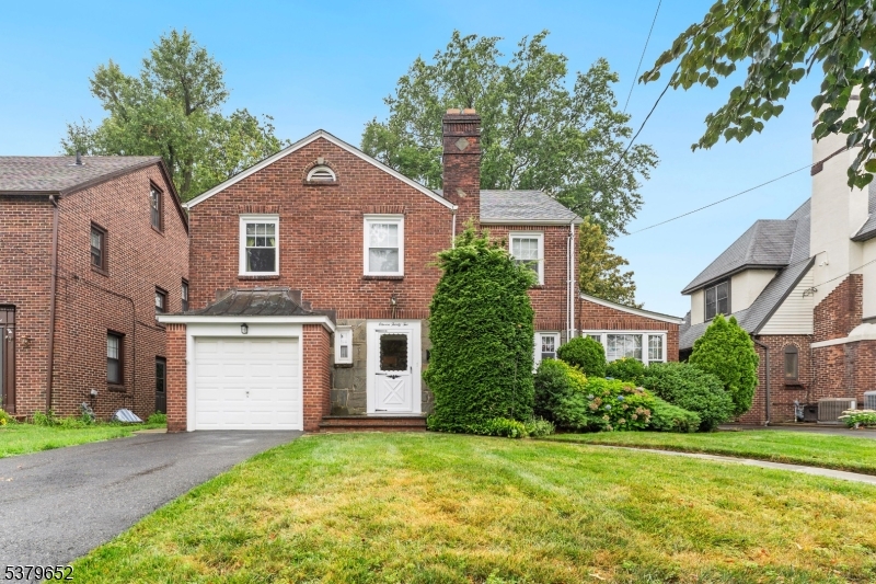 Elizabeth City, New Jersey, 07208, United States, 3 Bedrooms Bedrooms, ,2 BathroomsBathrooms,Residential,For Sale,1926439