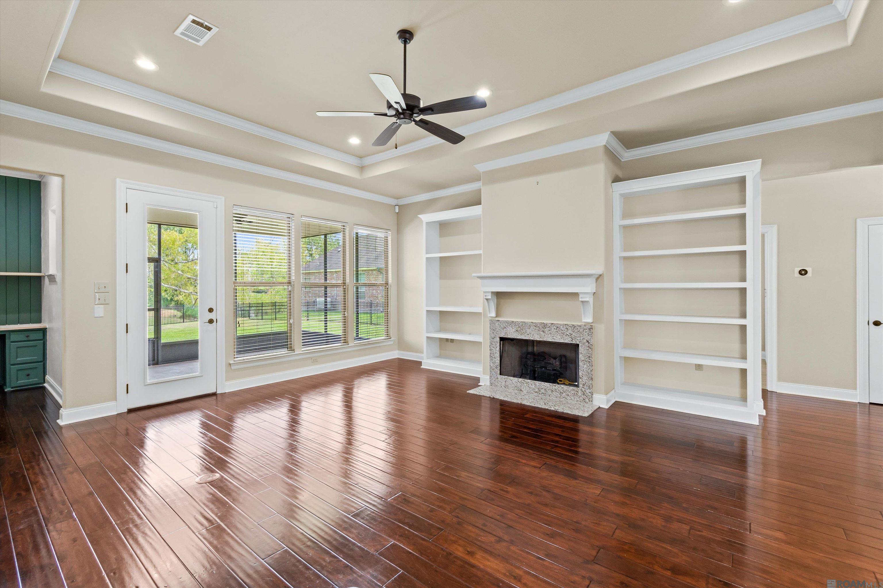 Gonzales, Louisiana, 70737, United States, 5 Bedrooms Bedrooms, ,3 BathroomsBathrooms,Residential,For Sale,1975975