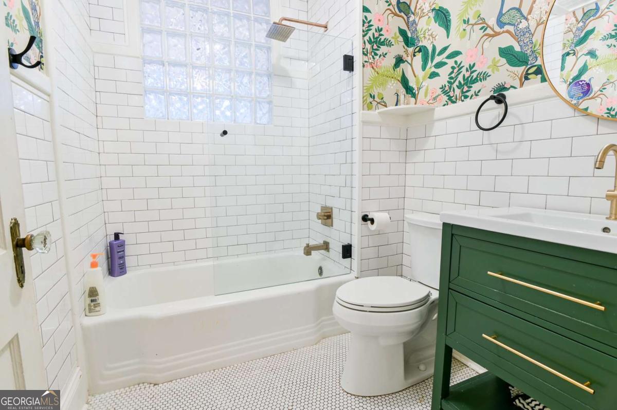 Athens, Georgia, 30606, United States, 4 Bedrooms Bedrooms, ,3 BathroomsBathrooms,Residential,For Sale,1988193