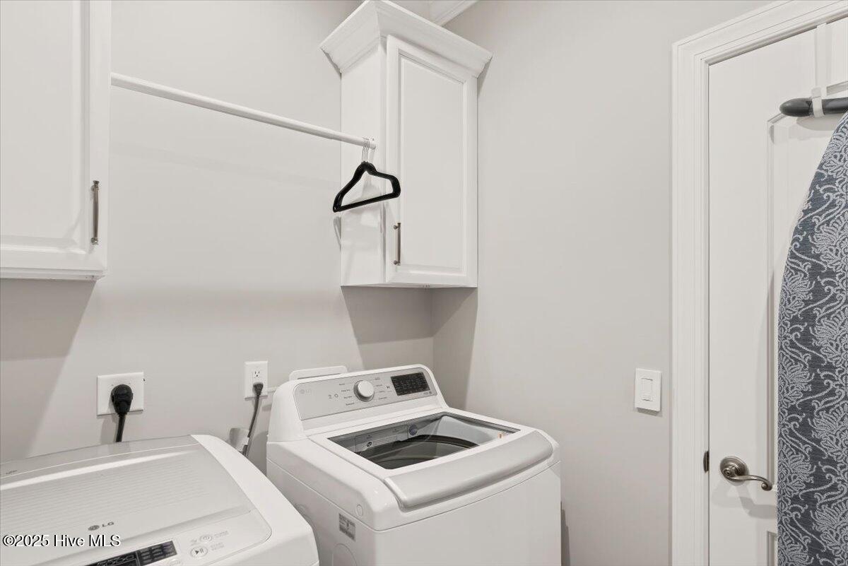 Southern Pines, North Carolina, 28387, United States, 3 Bedrooms Bedrooms, ,3 BathroomsBathrooms,Residential,For Sale,1933285