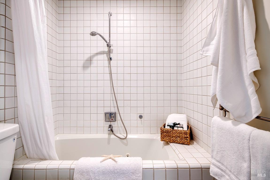 Mill Valley, California, 94941, United States, 2 Bedrooms Bedrooms, ,2 BathroomsBathrooms,Residential,For Sale,1926308