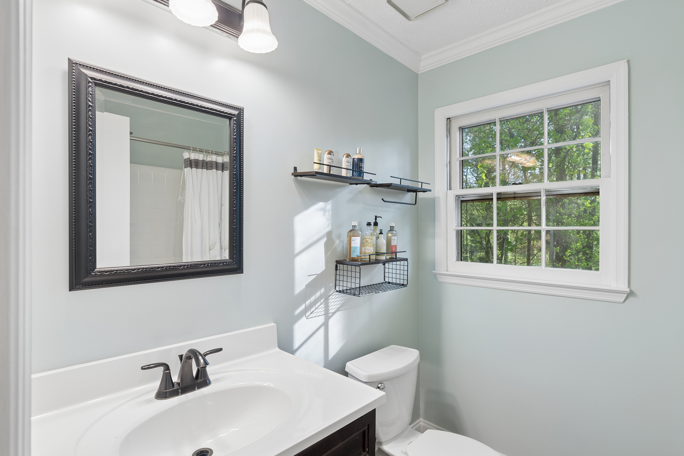  Tree-Lined Traditional in Sought-After Brookwood School District - 物件實景