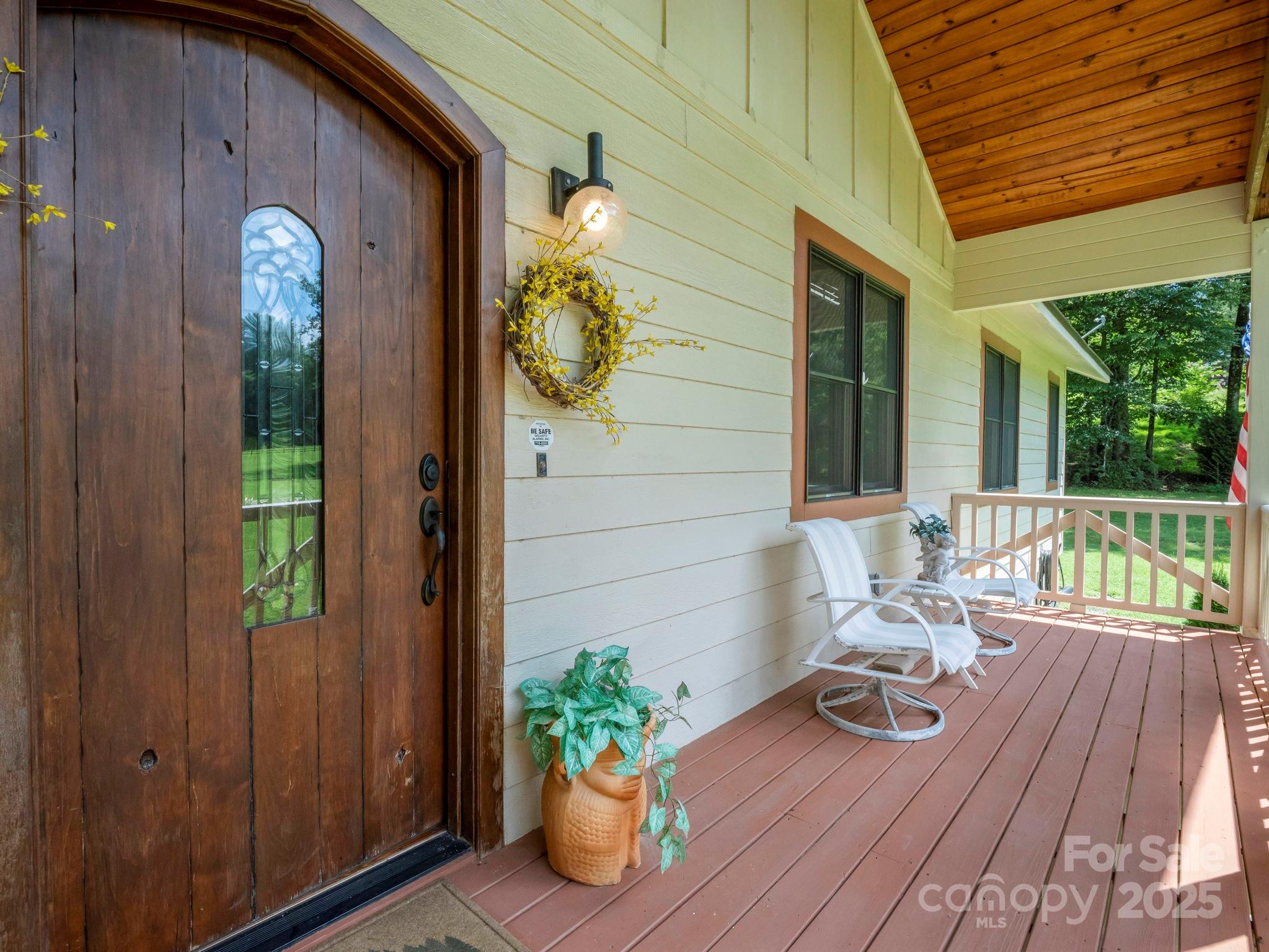 Saluda, North Carolina, 28773, United States, 3 Bedrooms Bedrooms, ,2 BathroomsBathrooms,Residential,For Sale,1923070
