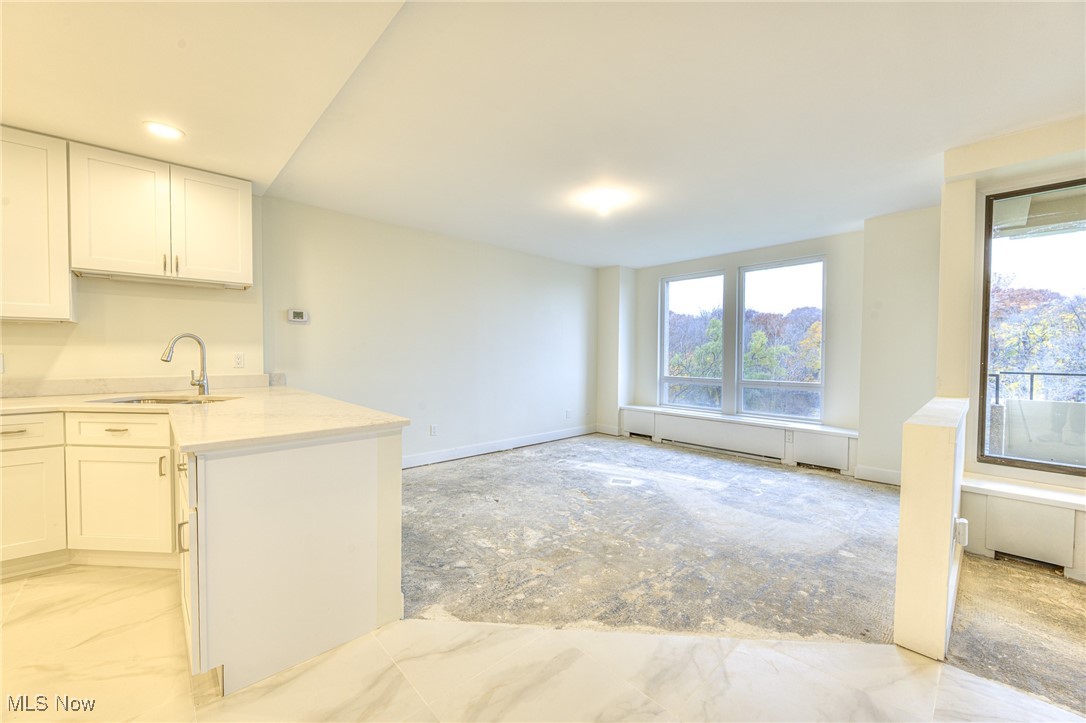 Bratenahl, Ohio, 44108, United States, 2 Bedrooms Bedrooms, ,3 BathroomsBathrooms,Residential,For Sale,1987332