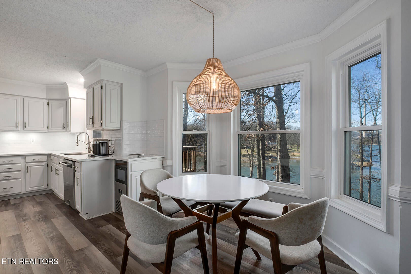 Kingston, Tennessee, 37763, United States, 4 Bedrooms Bedrooms, ,4 BathroomsBathrooms,Residential,For Sale,2011823