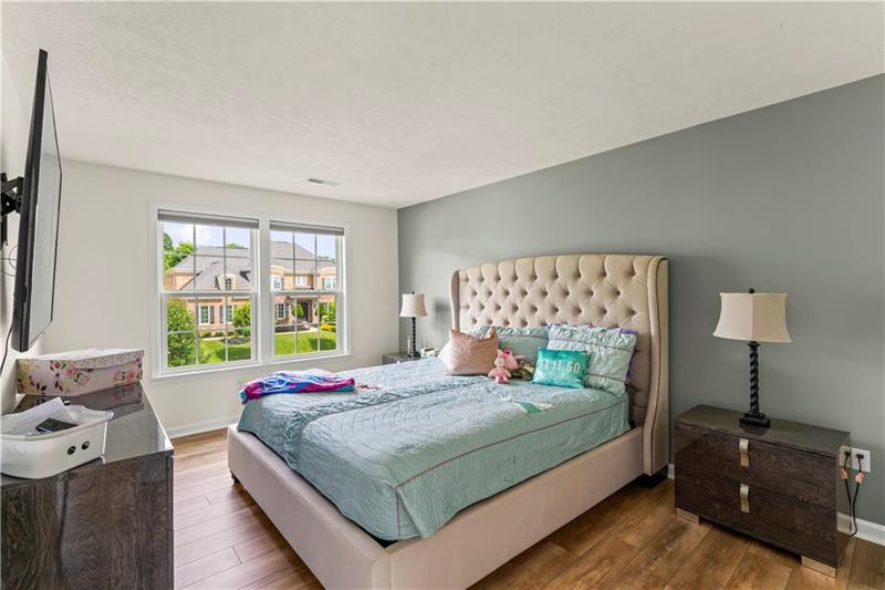 Canonsburg, Pennsylvania, 15317, United States, 5 Bedrooms Bedrooms, ,4 BathroomsBathrooms,Residential,For Sale,1914664