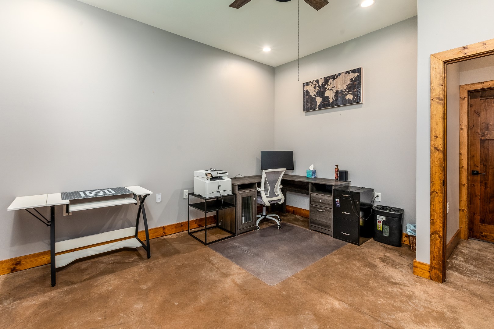 Carbondale, Illinois, 62902, United States, 3 Bedrooms Bedrooms, ,8 BathroomsBathrooms,Residential,For Sale,1986074