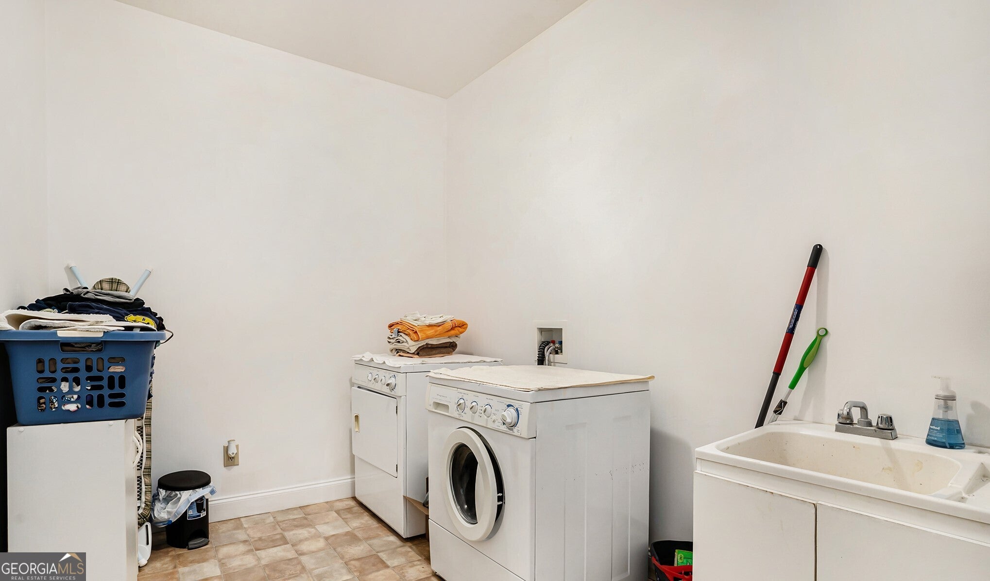 Lagrange, Georgia, 30240, United States, 3 Bedrooms Bedrooms, ,4 BathroomsBathrooms,Residential,For Sale,1952011