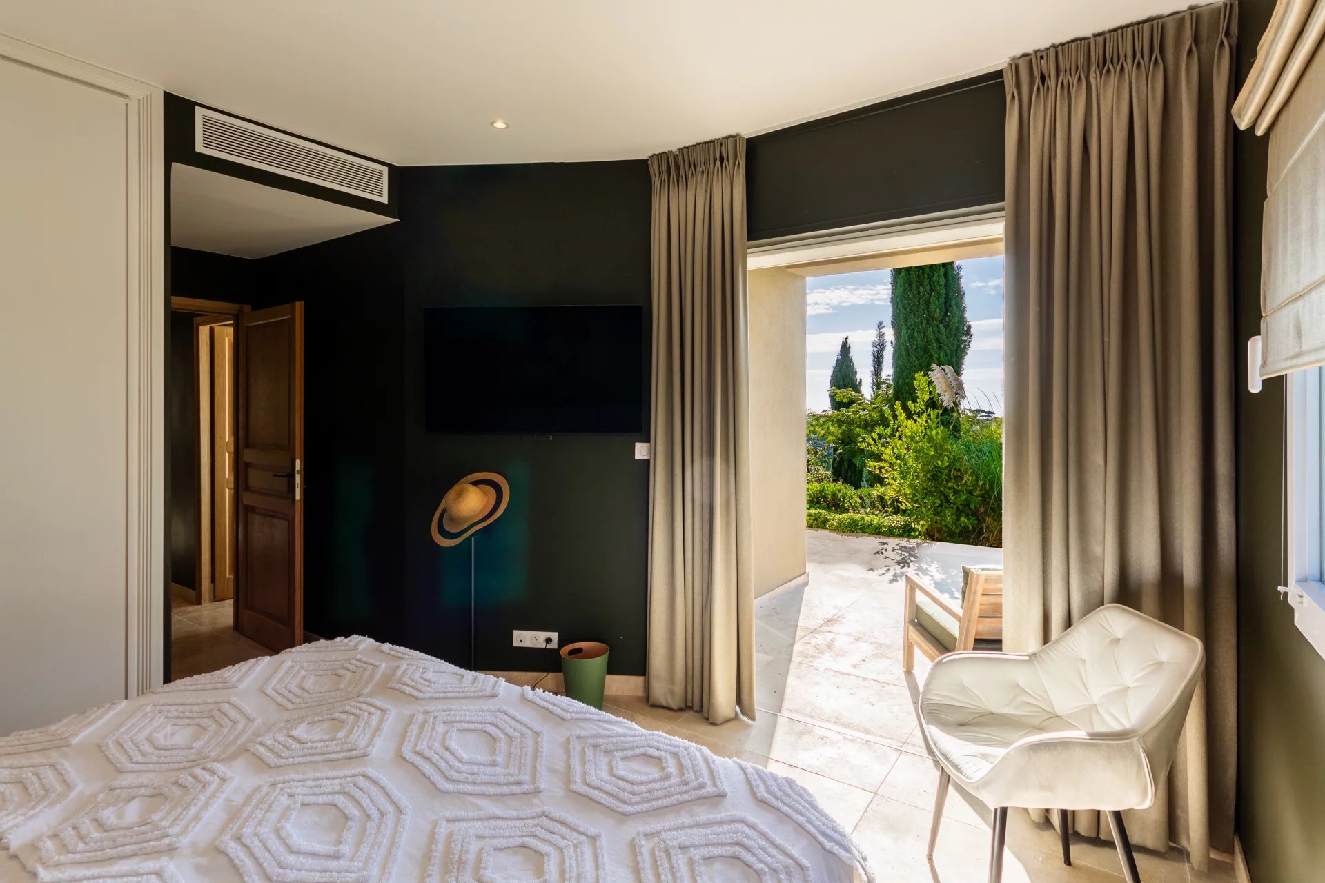 Sainte-Maxime, Provence-Alpes-Côte d’Azur, 83120, FR, 6 Bedrooms Bedrooms, ,6 BathroomsBathrooms,Residential,For Sale,1866313