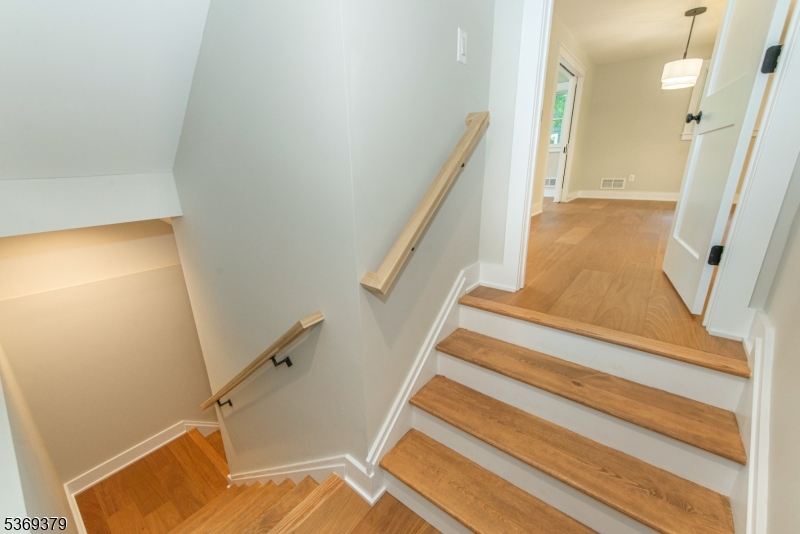 Essex Fells Twp., New Jersey, 07021, United States, 4 Bedrooms Bedrooms, ,4 BathroomsBathrooms,Residential,For Sale,1885303
