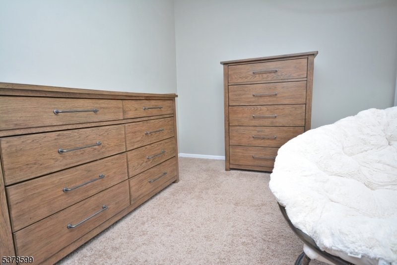 Bedminster Twp., New Jersey, 07921, United States, 3 Bedrooms Bedrooms, ,4 BathroomsBathrooms,Residential,For Sale,1989637