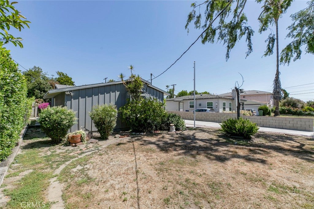Van Nuys, California, 91405, United States, 2 Bedrooms Bedrooms, ,2 BathroomsBathrooms,Residential,For Sale,1941030