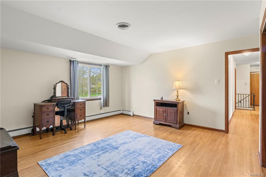 Lewiston, New York, 14092, United States, 5 Bedrooms Bedrooms, ,3 BathroomsBathrooms,Residential,For Sale,1849954