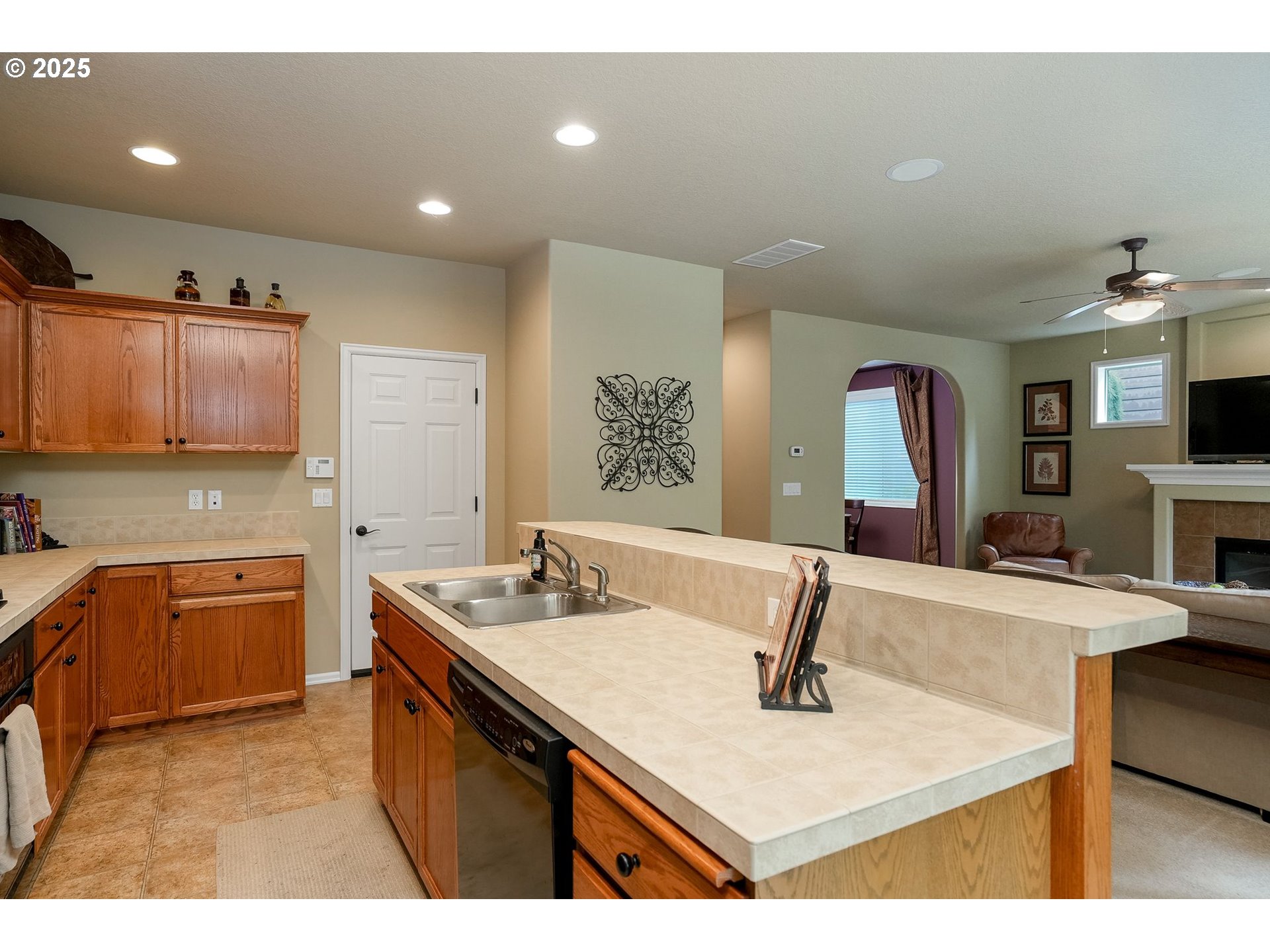 Albany, Oregon, 97321, United States, 3 Bedrooms Bedrooms, ,2 BathroomsBathrooms,Residential,For Sale,1925362