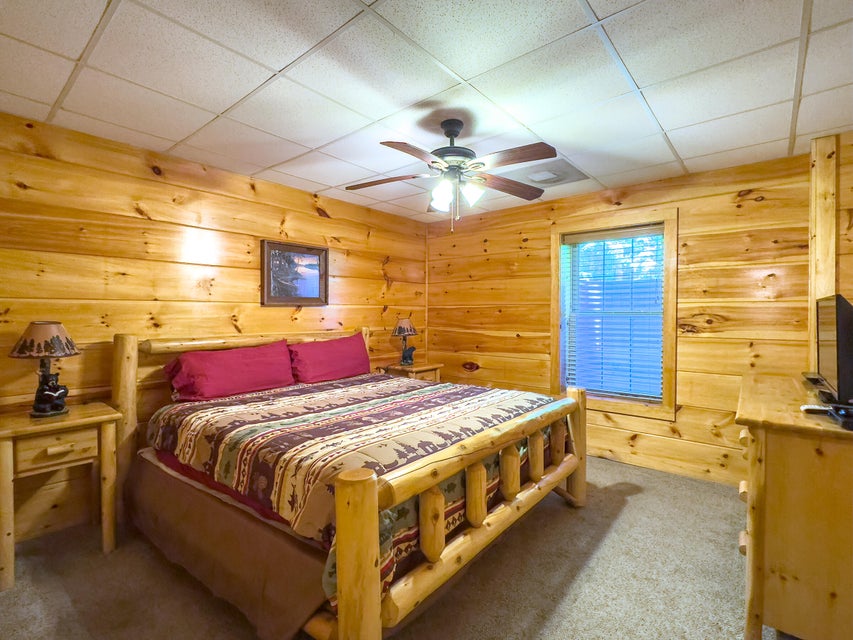 Sevierville, Tennessee, 37876, United States, 13 Bedrooms Bedrooms, ,14 BathroomsBathrooms,Residential,For Sale,1974606