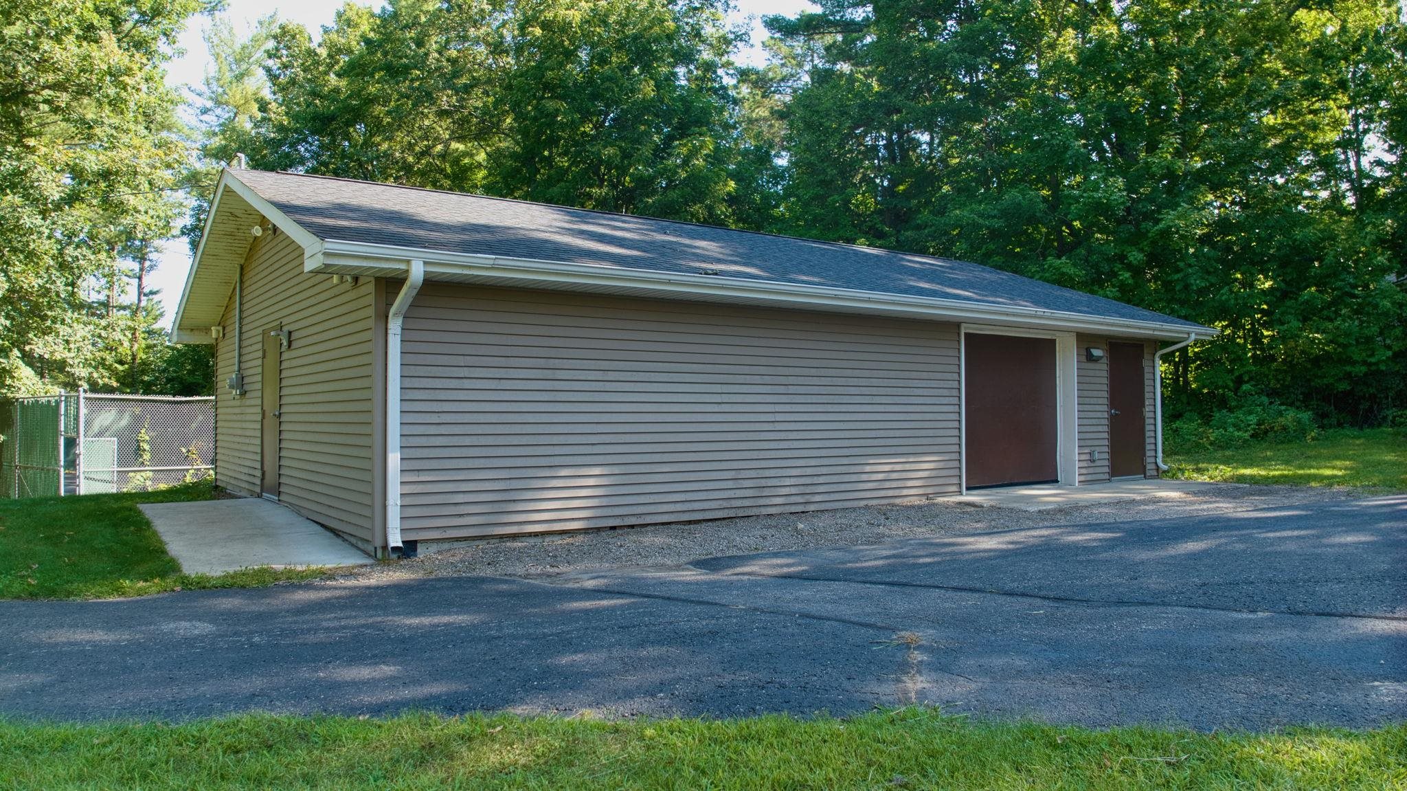 Midland, Michigan, 48640, United States, 9 Bedrooms Bedrooms, ,5 BathroomsBathrooms,Residential,For Sale,1943918