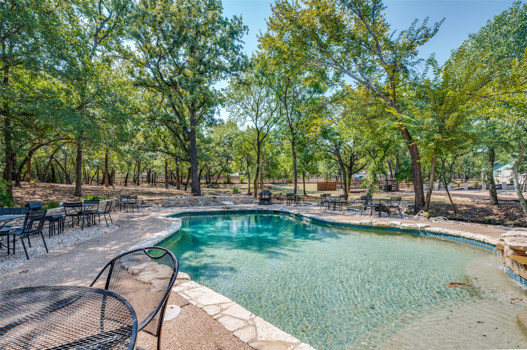 Arlington, Texas, 76017, United States, 3 Bedrooms Bedrooms, ,4 BathroomsBathrooms,Residential,For Sale,1934501