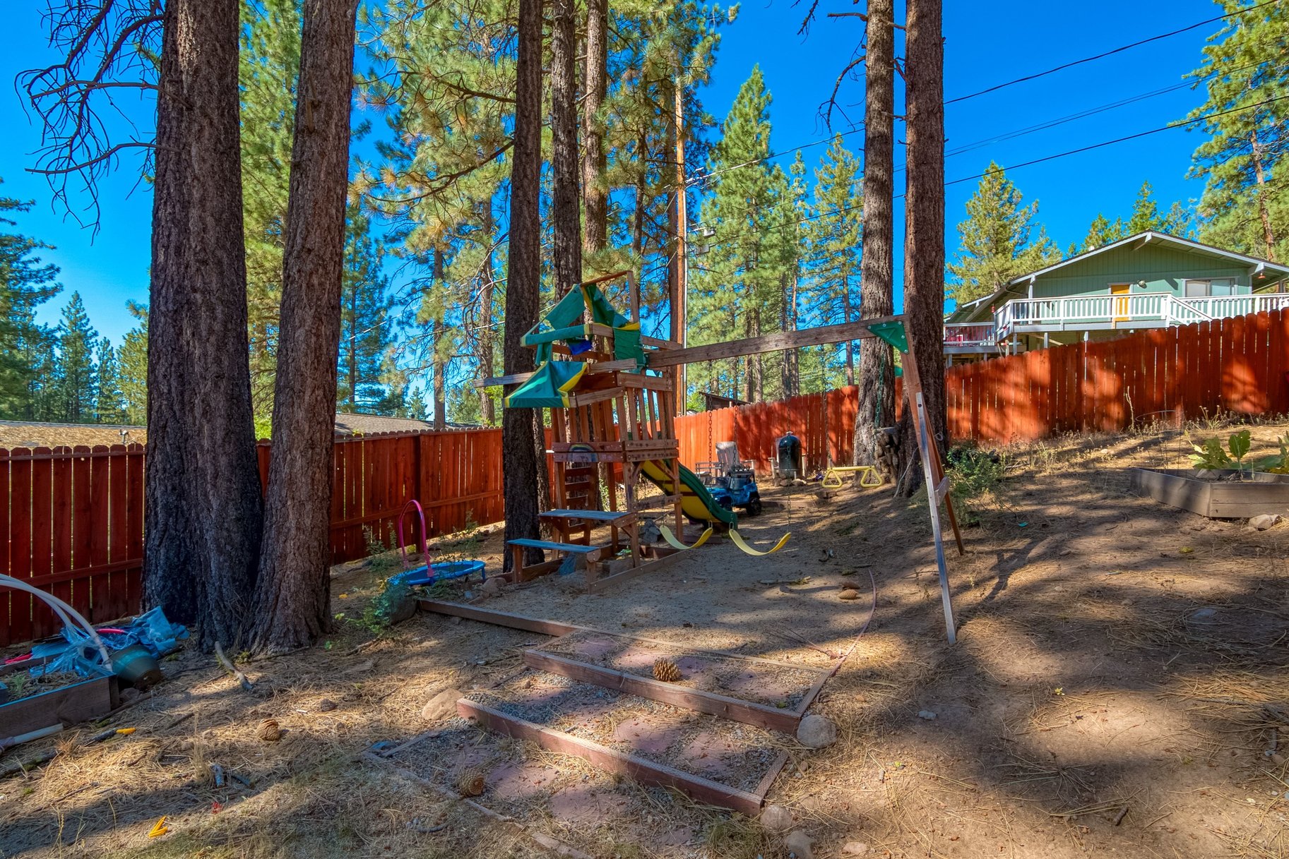  Affordable Home in the Heart of Portola, CA - 物件實景