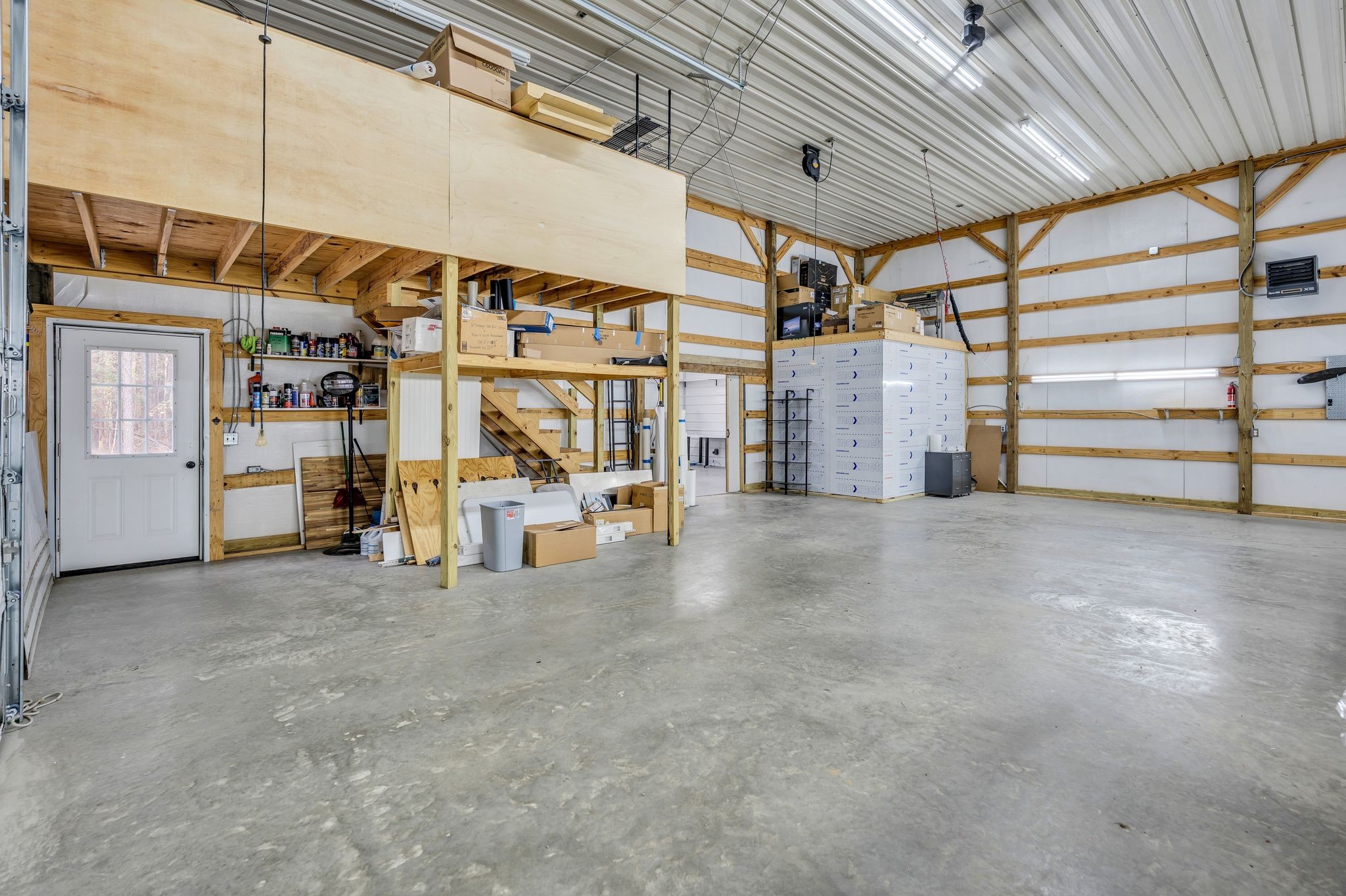 Lawrenceburg, Tennessee, 38464, United States, 3 Bedrooms Bedrooms, ,2 BathroomsBathrooms,Residential,For Sale,1988377