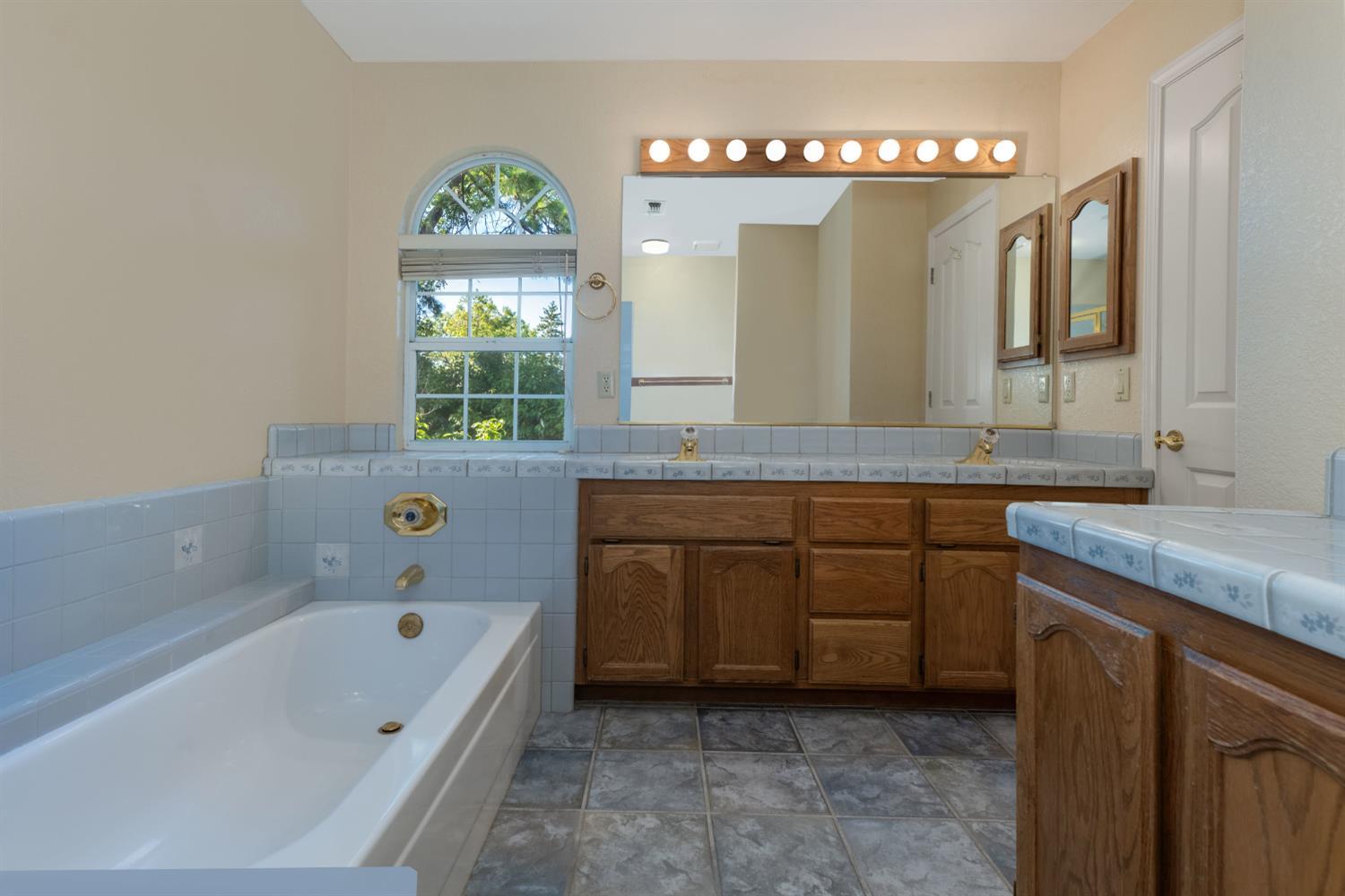 Grass Valley, California, 95945, United States, 3 Bedrooms Bedrooms, ,3 BathroomsBathrooms,Residential,For Sale,1924328
