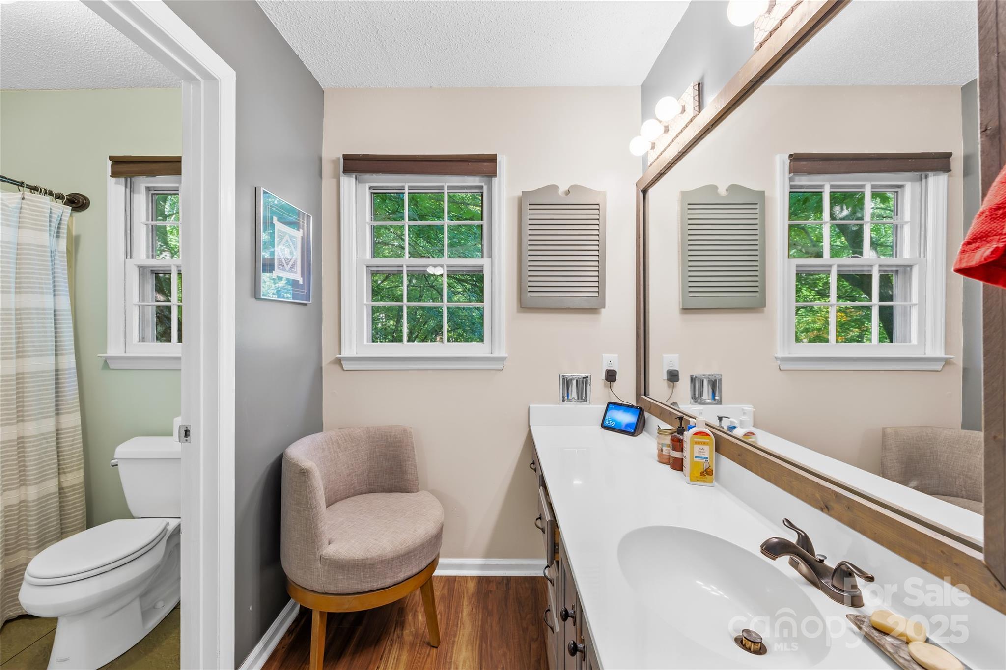 Matthews, North Carolina, 28105, United States, 3 Bedrooms Bedrooms, ,3 BathroomsBathrooms,Residential,For Sale,1948872