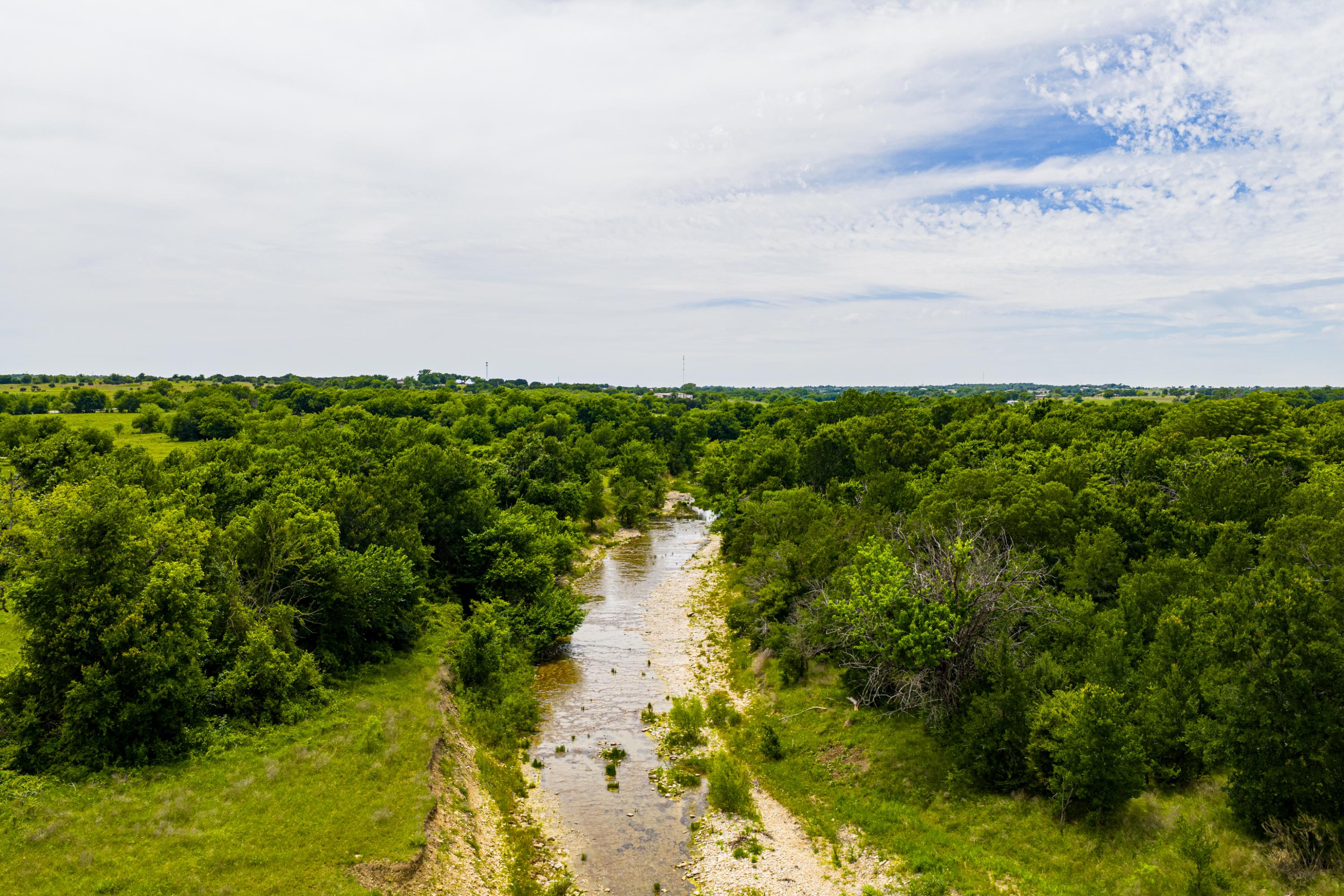  667 Acre Development Property With Two Miles Of Highway Frontage - 物件實景