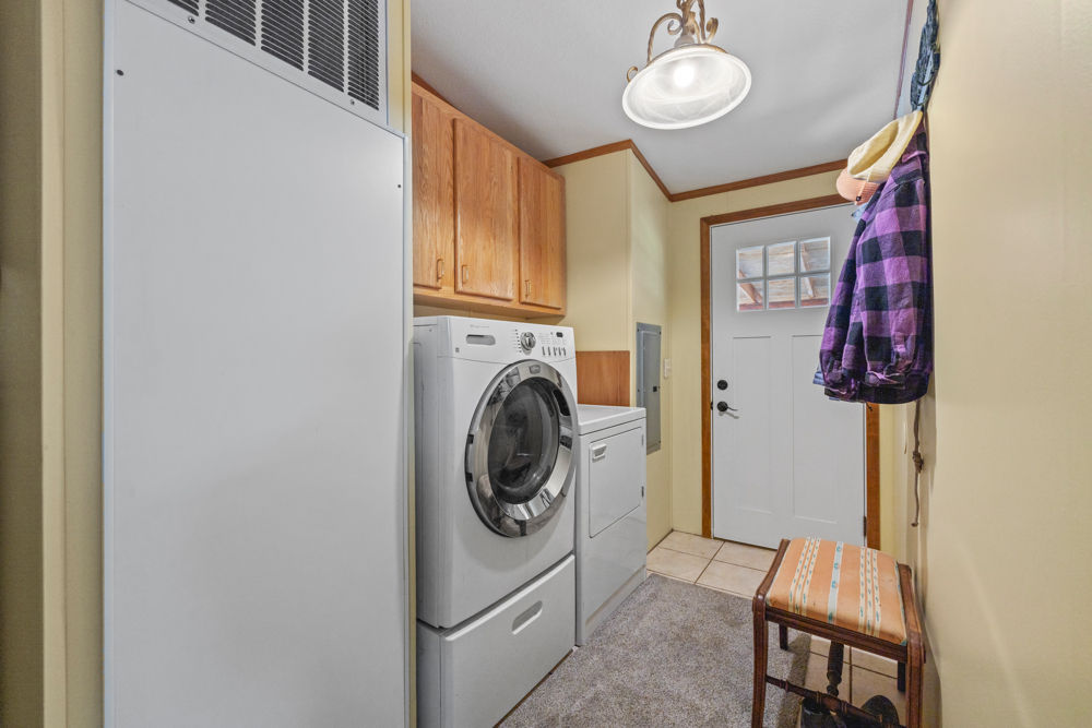 KLAMATH FALLS, Oregon, 97603, United States, 3 Bedrooms Bedrooms, ,2 BathroomsBathrooms,Residential,For Sale,1984310