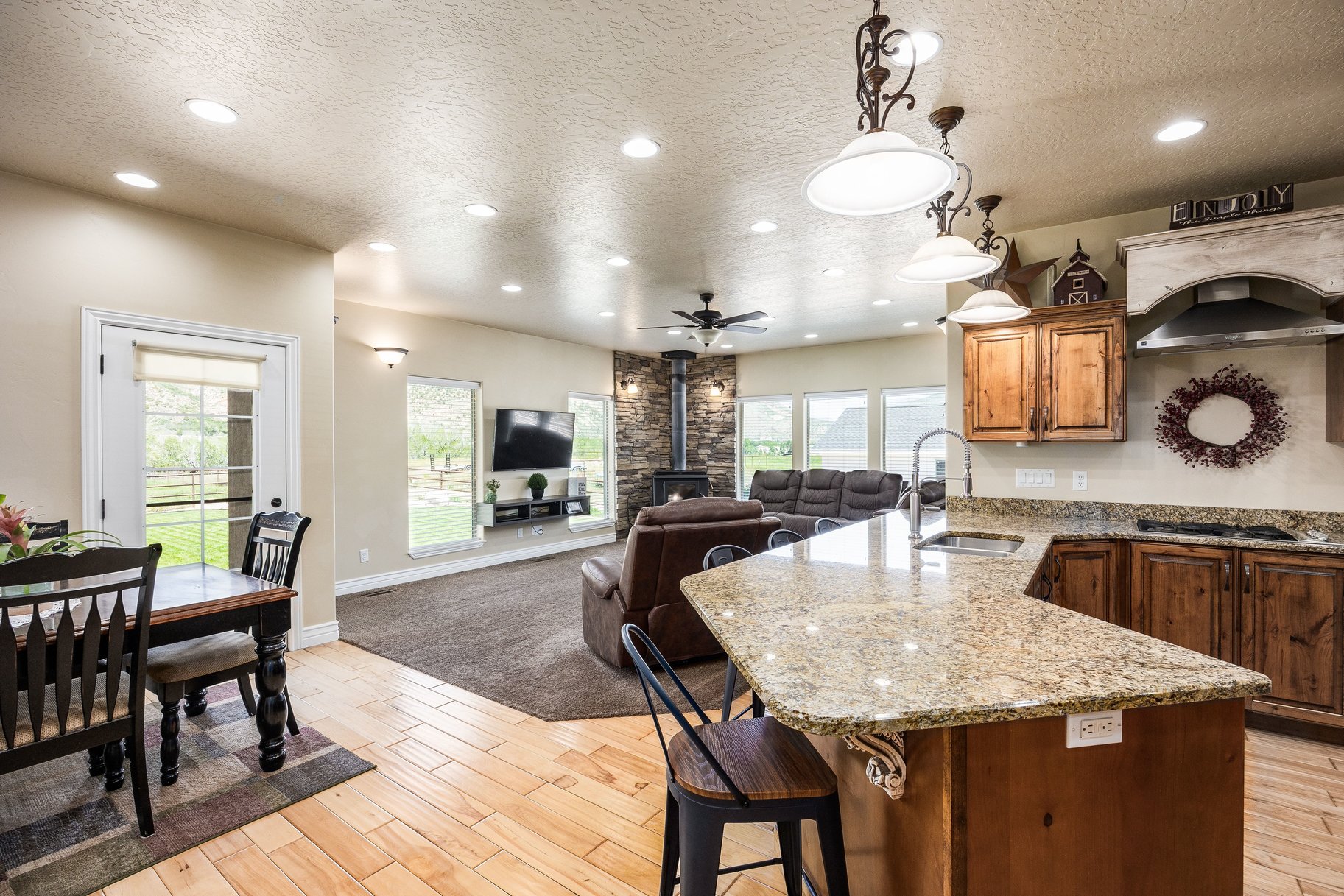  4,000+ SF Home, 1 Acre, Duchesne River Fly Fishing Easement - 物件實景