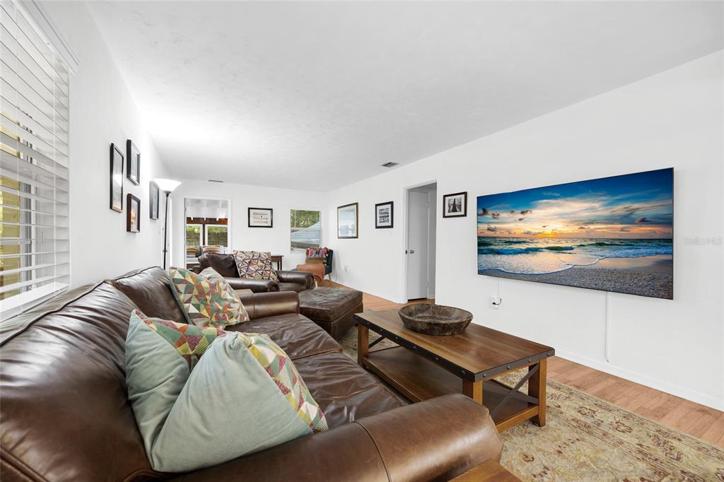 Gainesville, Florida, 32605, United States, 4 Bedrooms Bedrooms, ,3 BathroomsBathrooms,Residential,For Sale,1908257