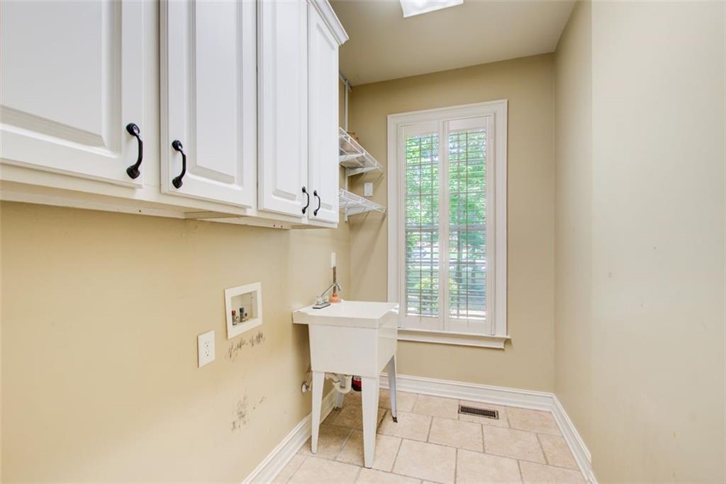 Fayetteville, Georgia, 30214, United States, 5 Bedrooms Bedrooms, ,5 BathroomsBathrooms,Residential,For Sale,1818790