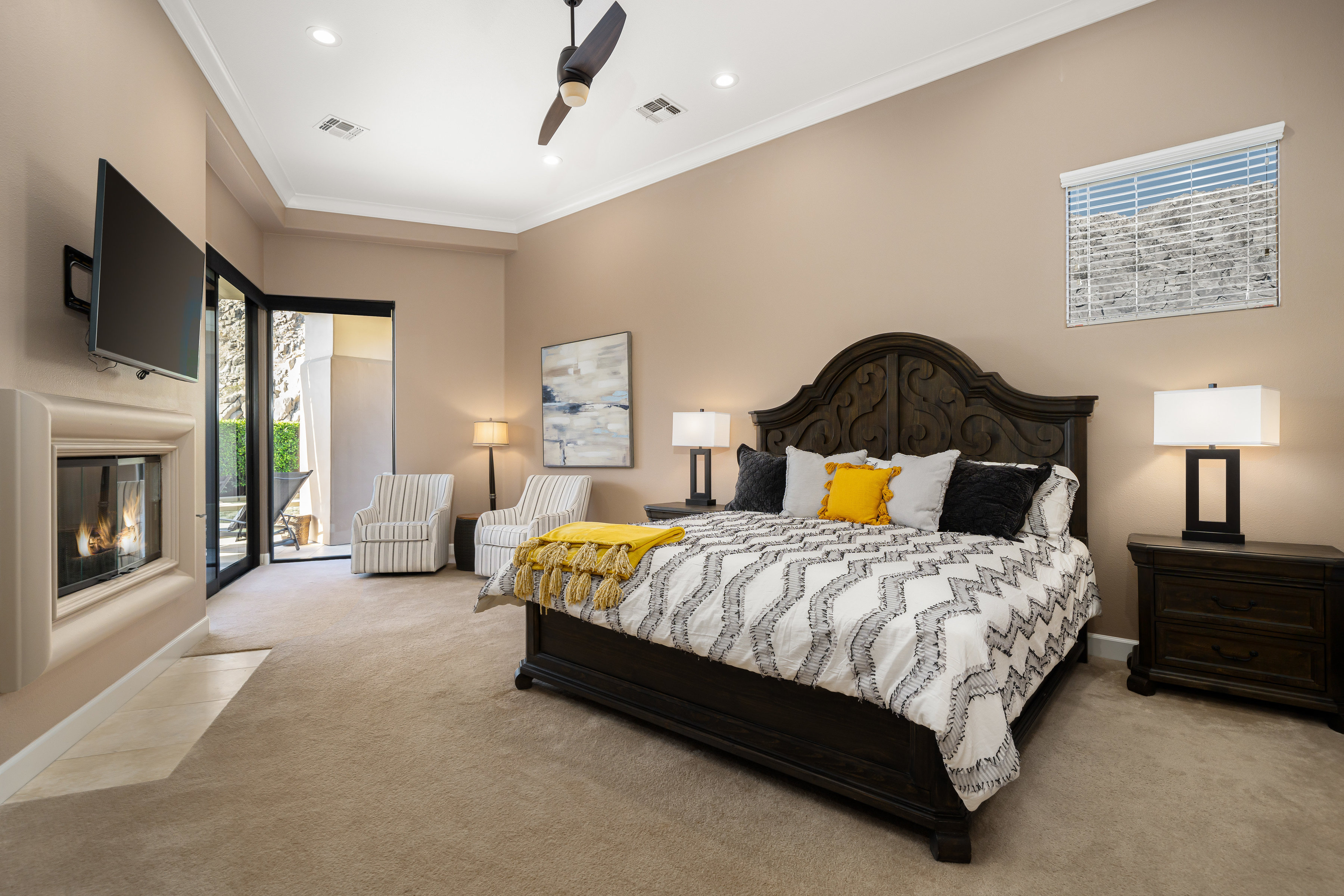  South Facing Gated La Quinta Pool Home - 物件實景