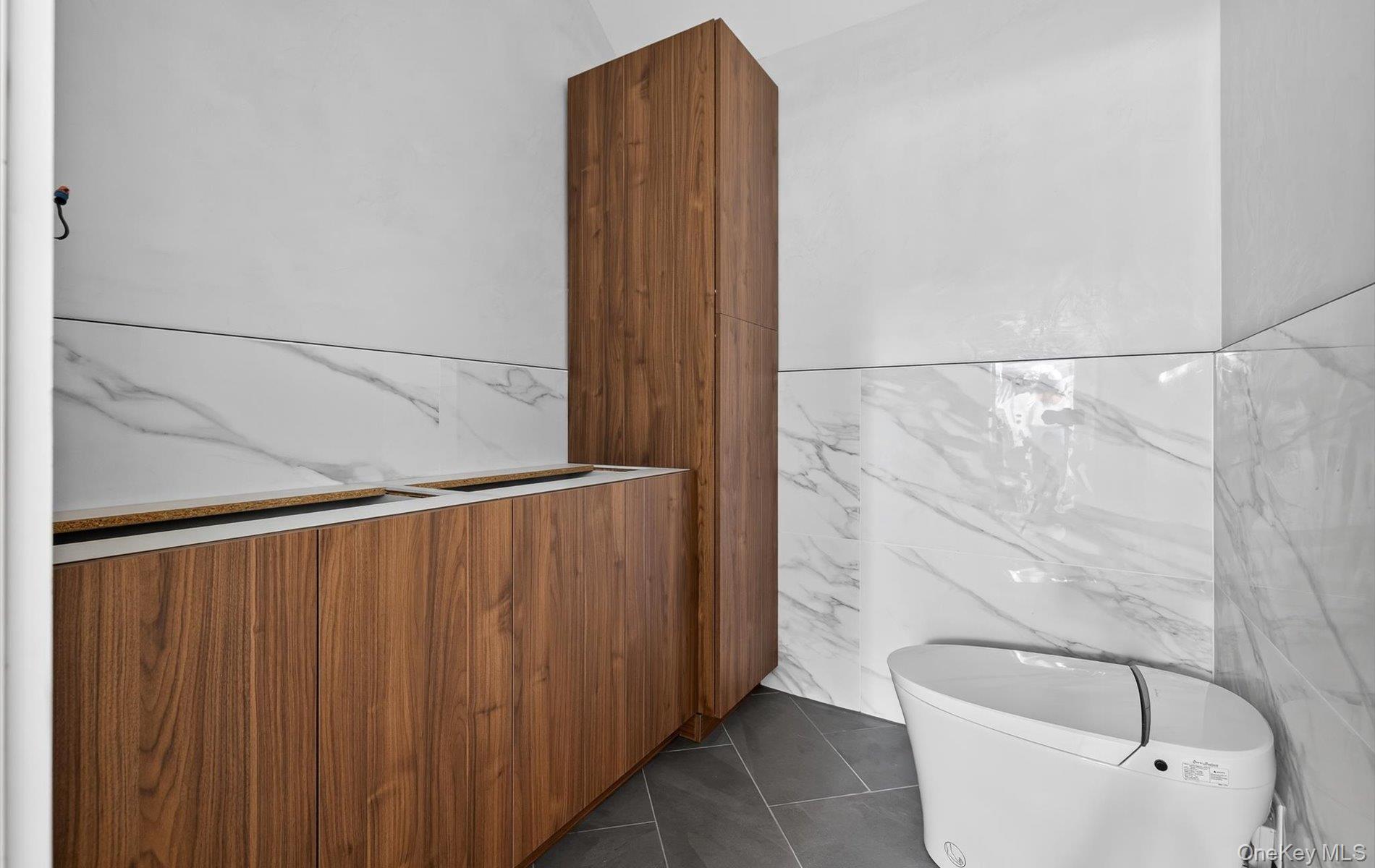 Northport, New York, 11768, United States, 2 Bedrooms Bedrooms, ,2 BathroomsBathrooms,Residential,For Sale,1941048