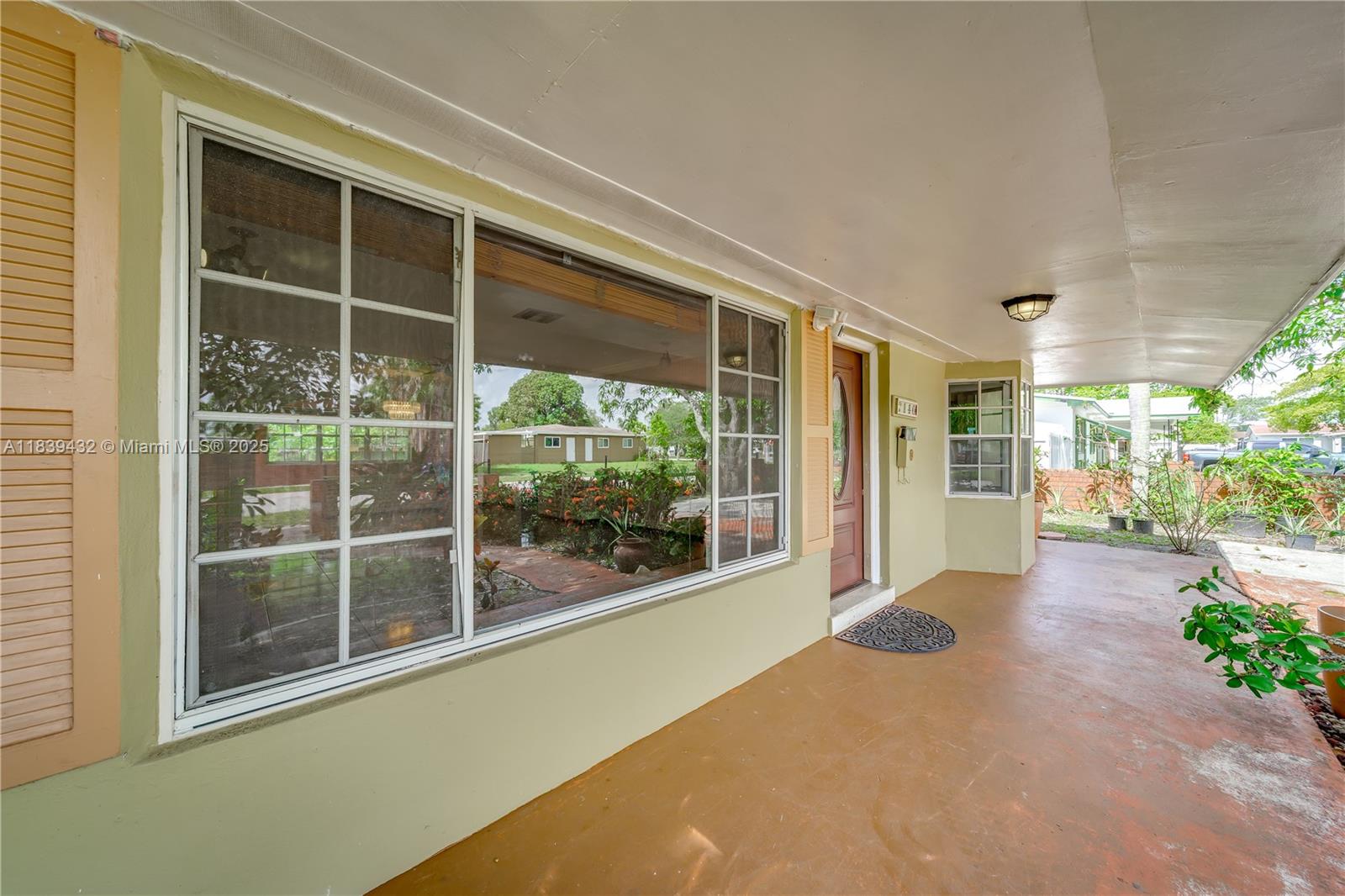 Hollywood, Florida, 33024, United States, 3 Bedrooms Bedrooms, ,2 BathroomsBathrooms,Residential,For Sale,1892932