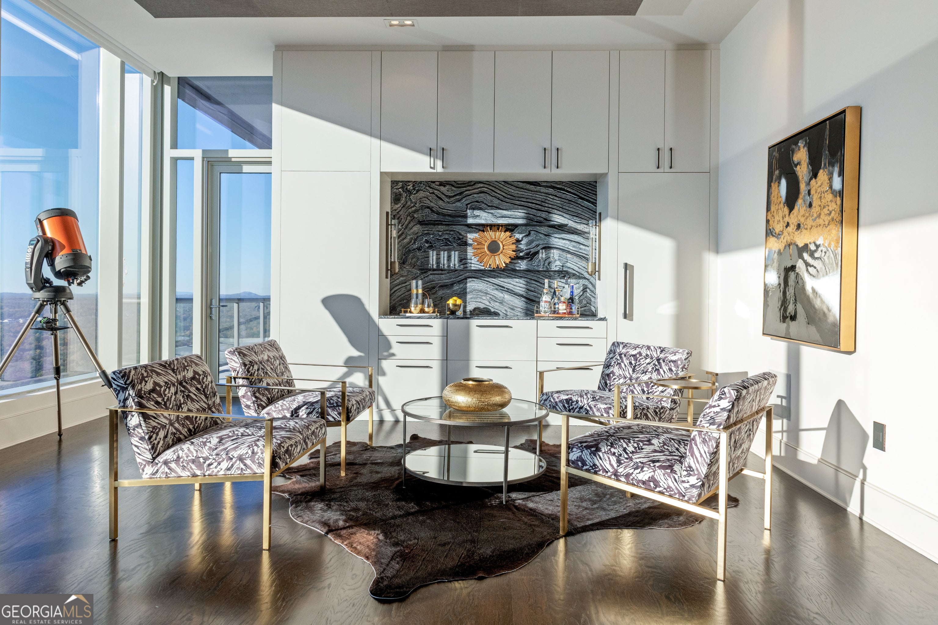 Atlanta, Georgia, 30326, United States, 3 Bedrooms Bedrooms, ,4 BathroomsBathrooms,Residential,For Sale,1858951