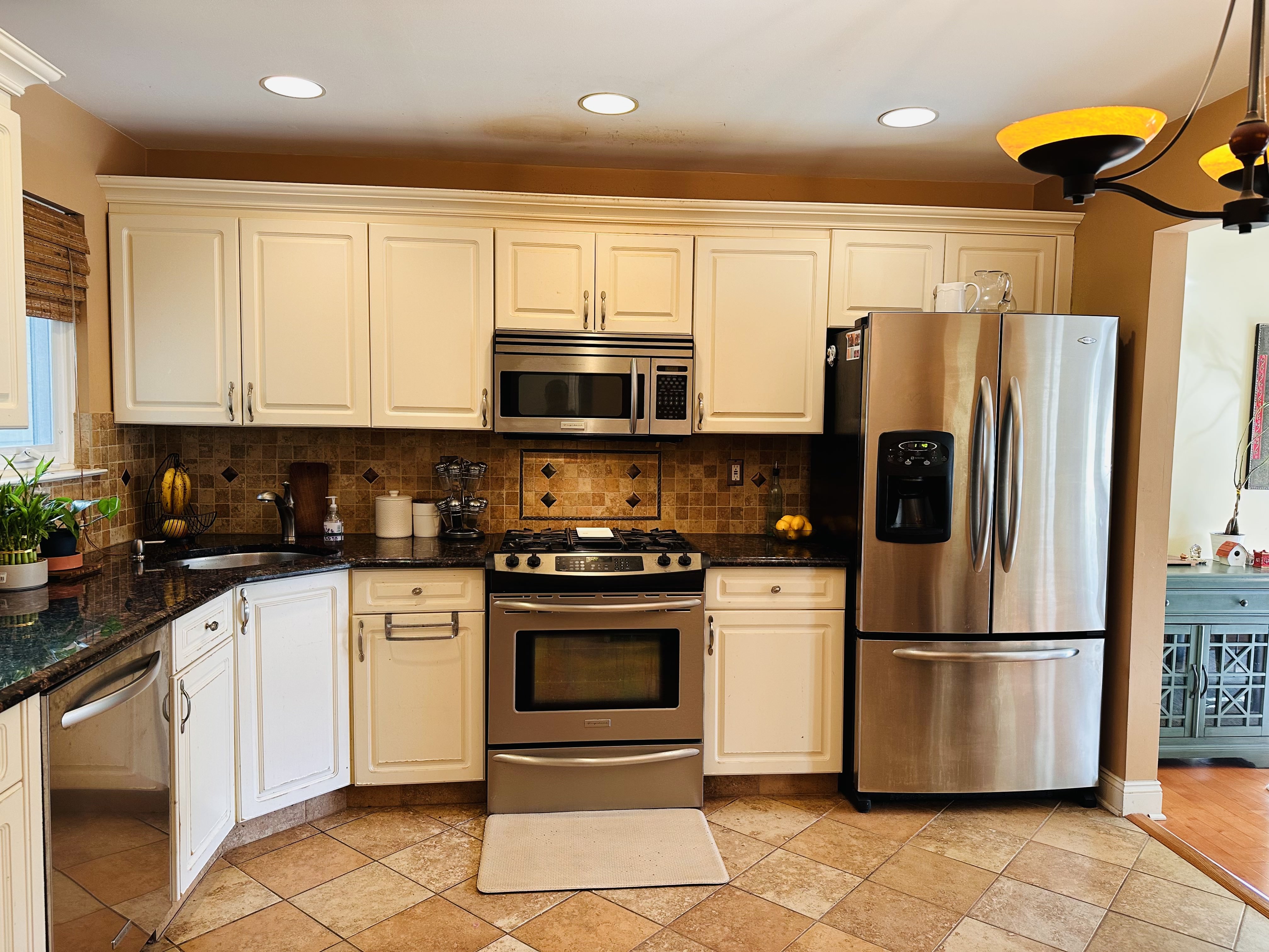 Montville, New Jersey, 07045, United States, 3 Bedrooms Bedrooms, ,4 BathroomsBathrooms,Residential,For Sale,1987436