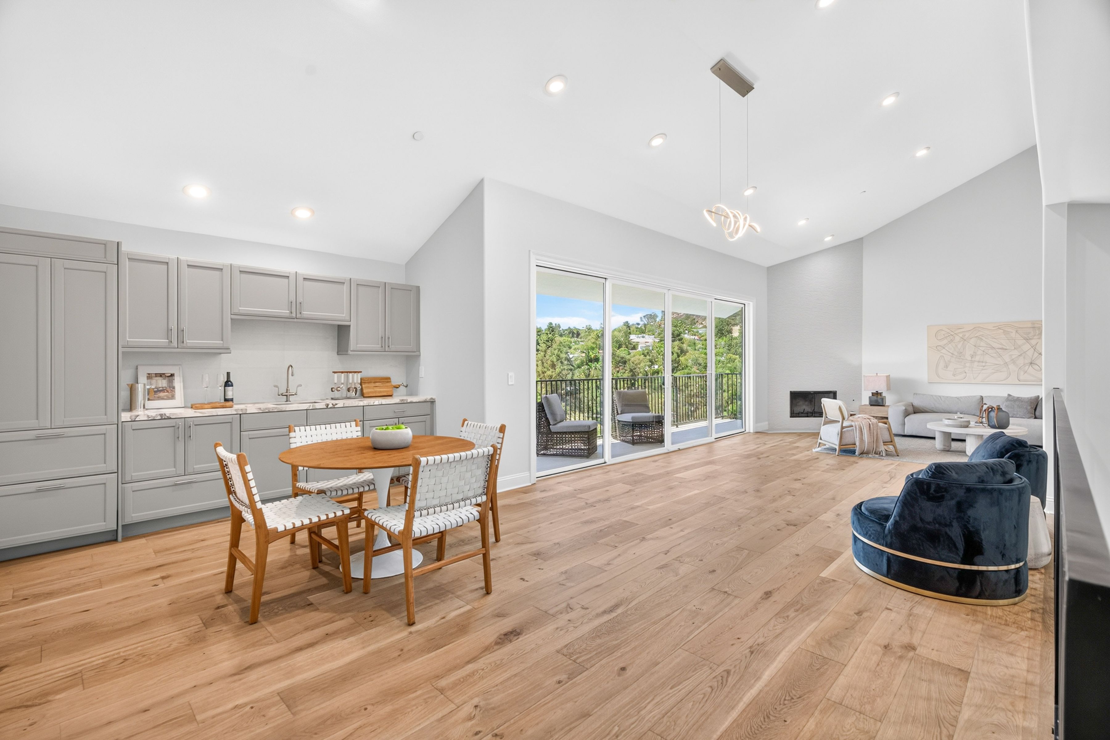  8045 Bulwer Dr - 物件實景