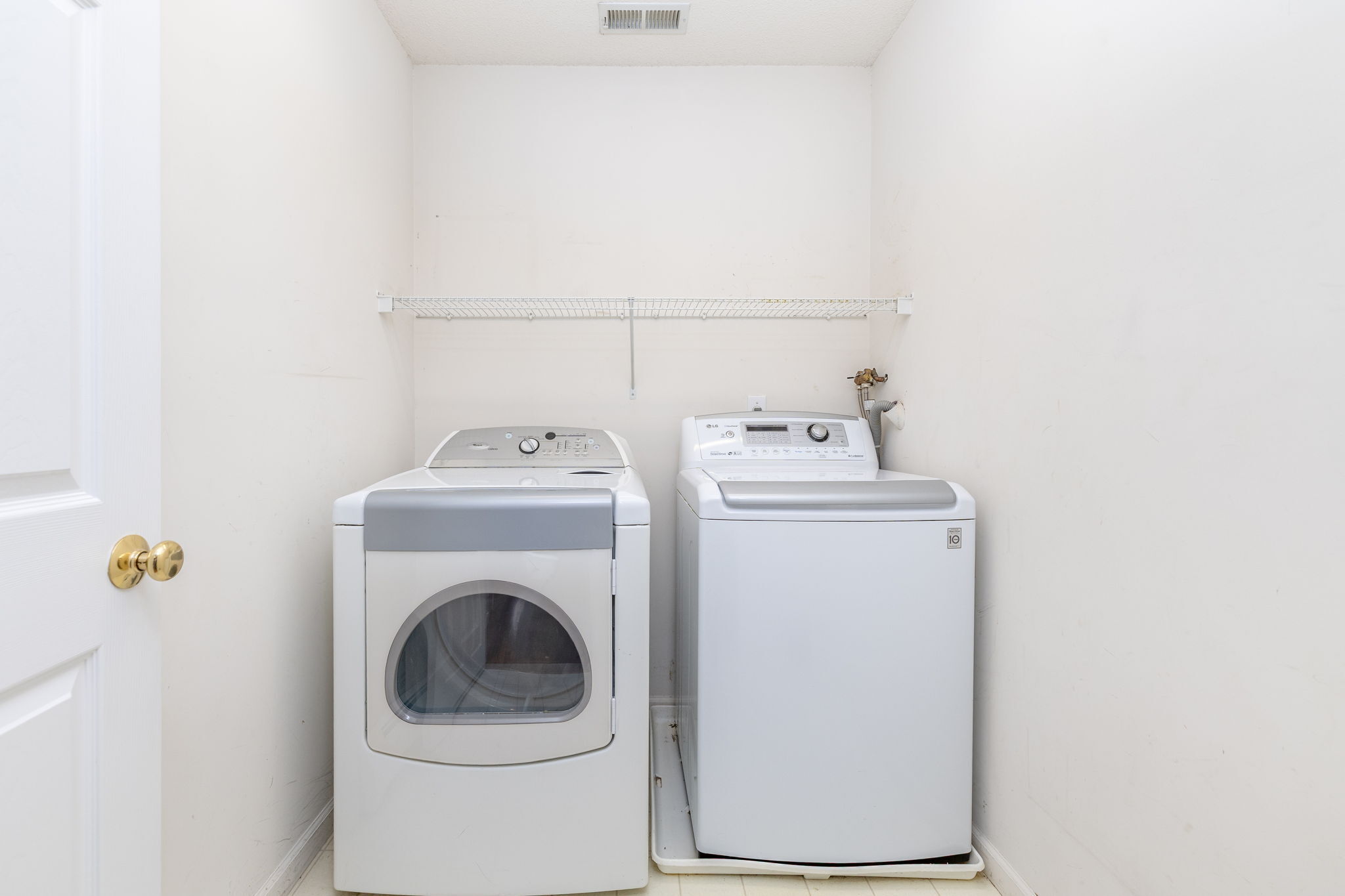 Rocky Hill, Connecticut, 06067, United States, 4 Bedrooms Bedrooms, ,3 BathroomsBathrooms,Residential,For Sale,1991962