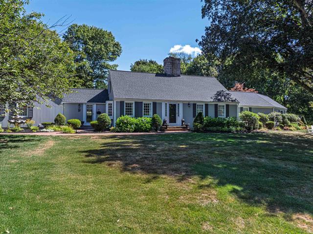 Dover, New Hampshire, 03820, United States, 3 Bedrooms Bedrooms, ,4 BathroomsBathrooms,Residential,For Sale,1926257