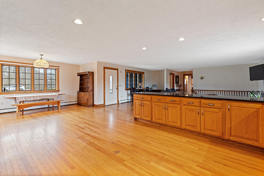 China, Maine, 04358, United States, 6 Bedrooms Bedrooms, ,3 BathroomsBathrooms,Residential,For Sale,1898689
