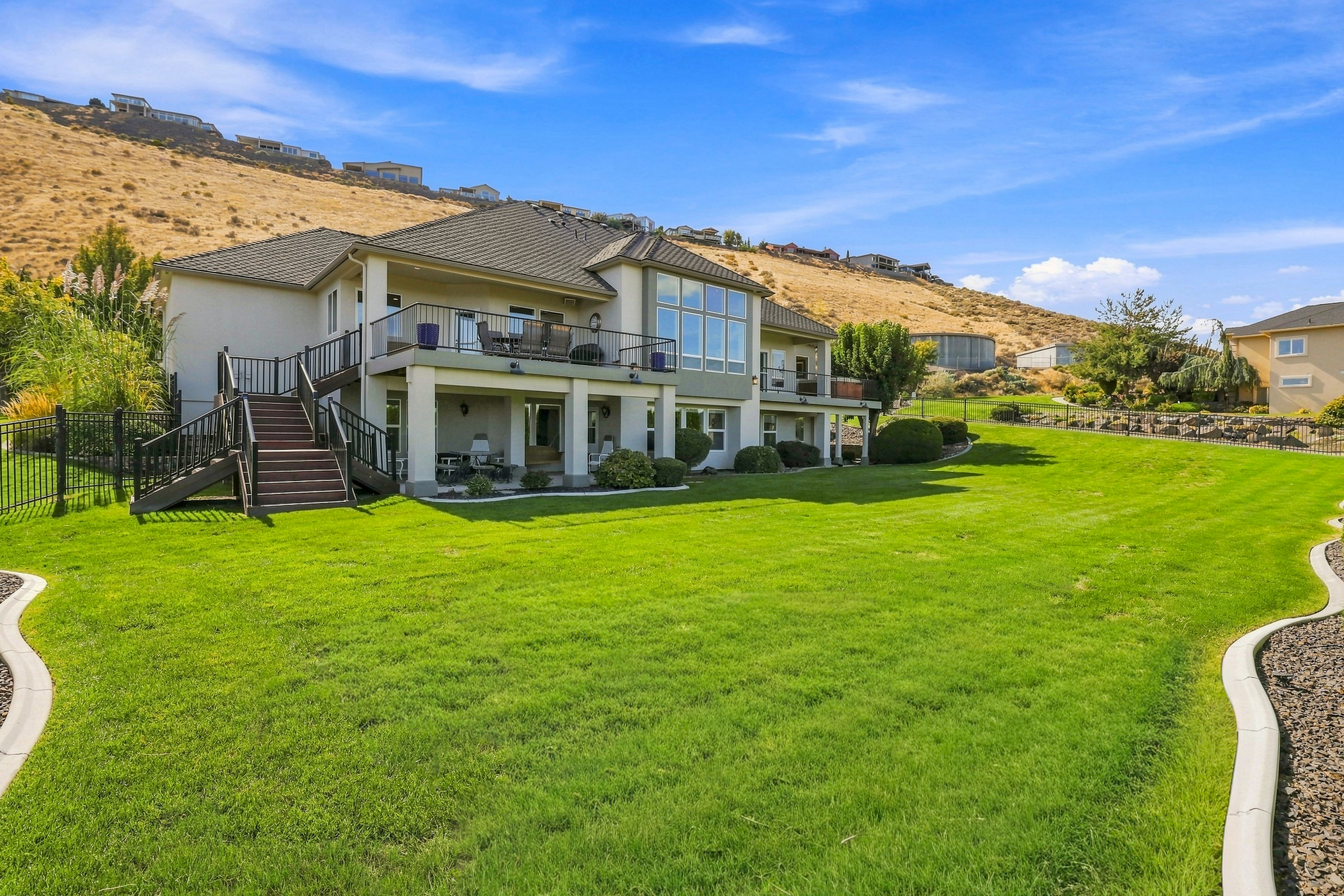  Welcome to 292 Meadow Hills Dr - 物件實景