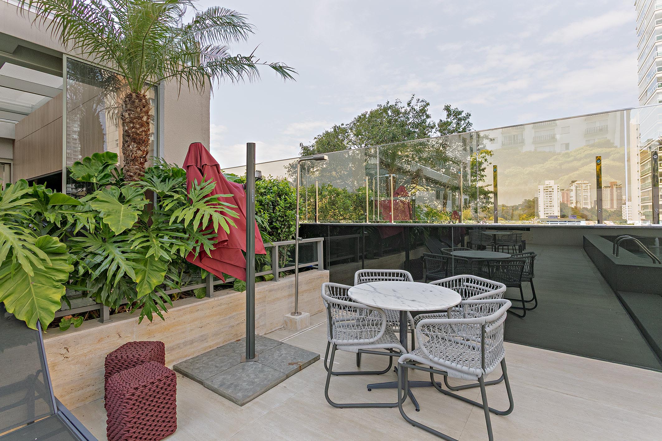  Apartment with permanent green views and tailored interior finishes - 物件實景