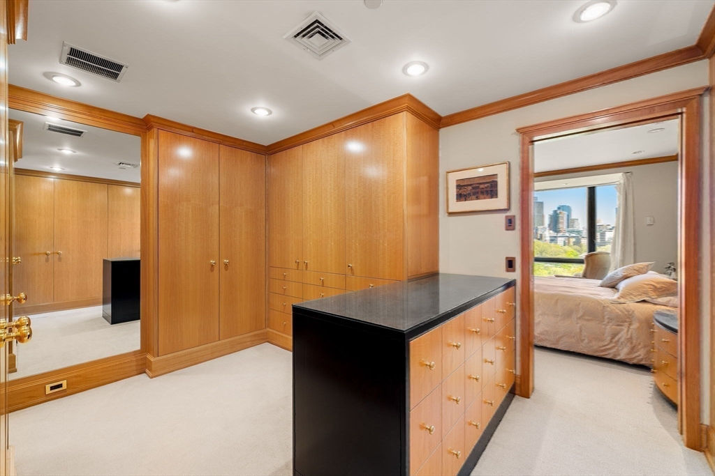 Boston, Massachusetts, 02116, United States, 1 Bedroom Bedrooms, ,2 BathroomsBathrooms,Residential,For Sale,1787577