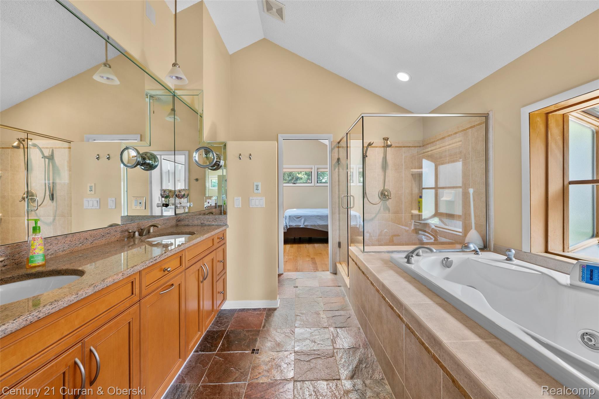 Walled Lake, Michigan, 48390, United States, 3 Bedrooms Bedrooms, ,3 BathroomsBathrooms,Residential,For Sale,1981243