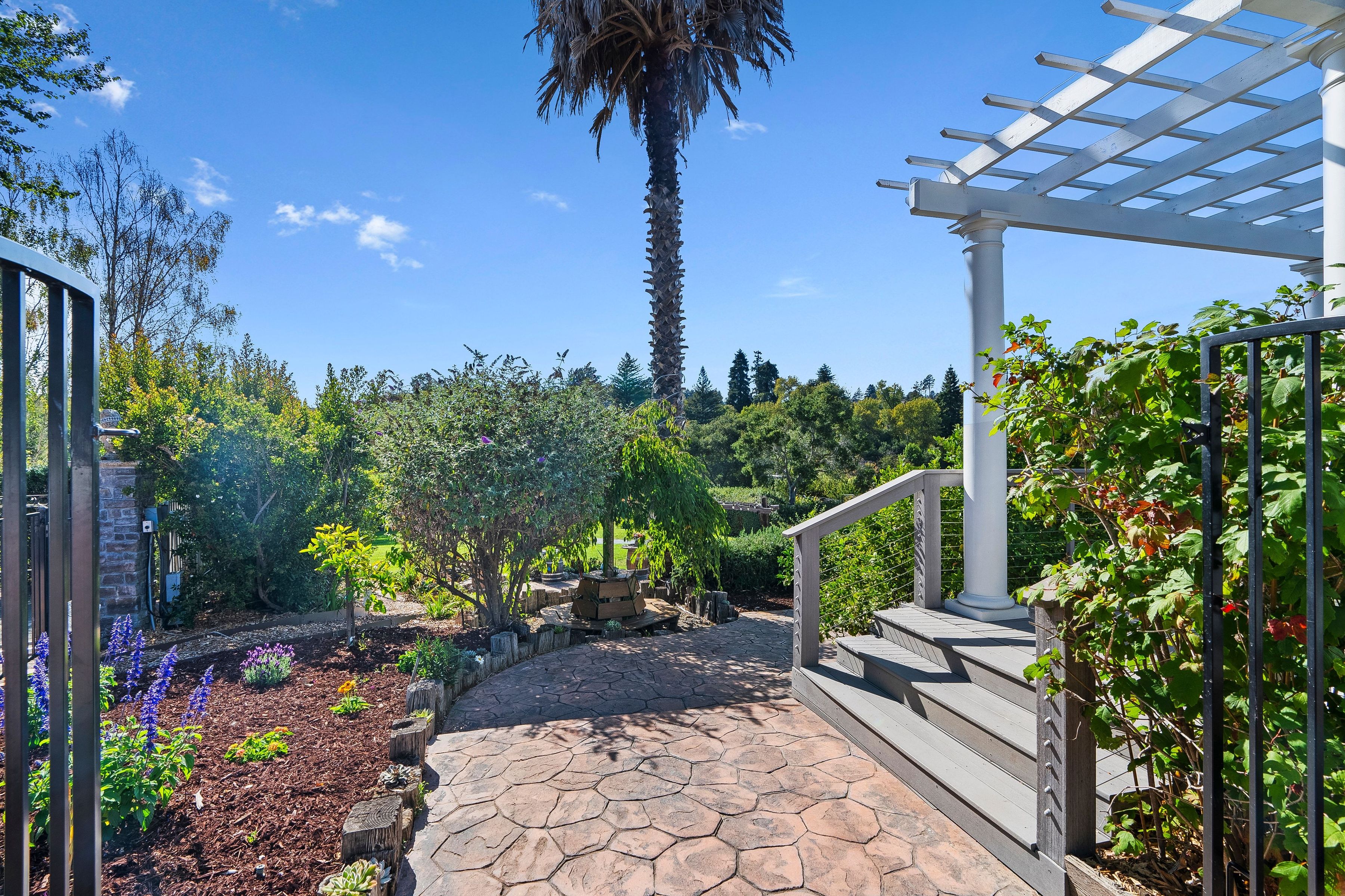 3999 Cherryvale Avenue, Soquel - 物件實景