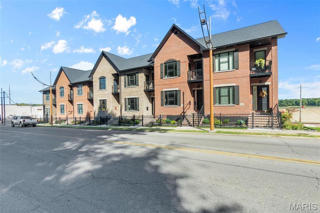 290 N Main Street, Cape Girardeau, Missouri, 63701, United States, 2 Bedrooms Bedrooms, ,5 BathroomsBathrooms,Residential,For Sale,290 N Main Street,1425485