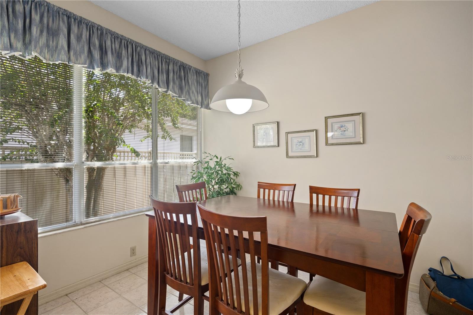 Oviedo, Florida, 32765, United States, 3 Bedrooms Bedrooms, ,3 BathroomsBathrooms,Residential,For Sale,1980040