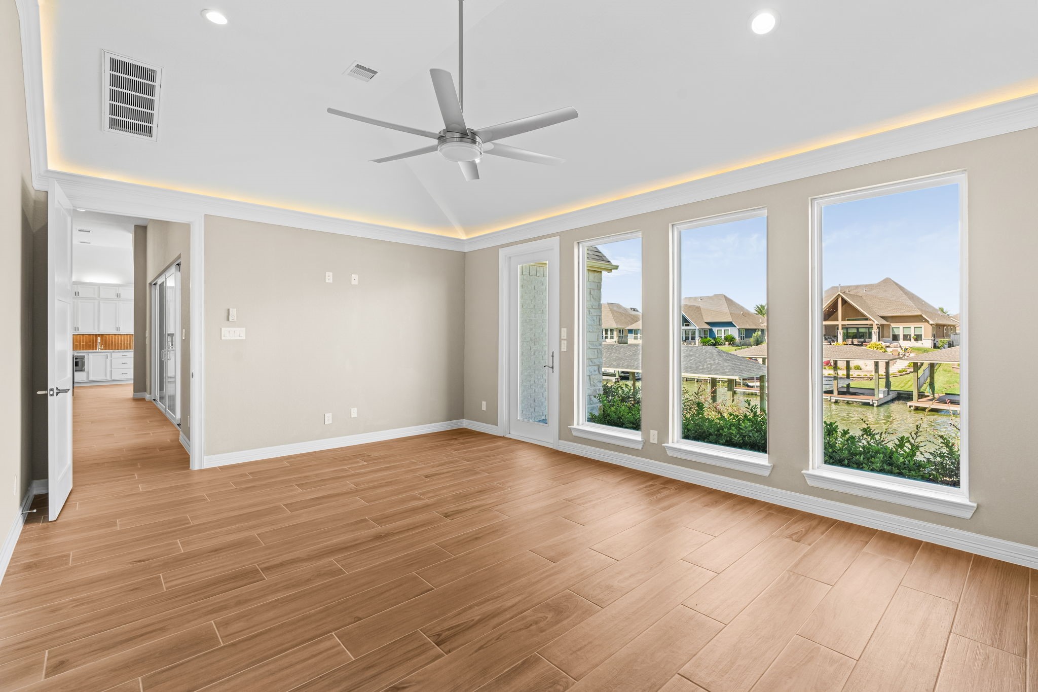  508 Amalfi Drive - 物件實景