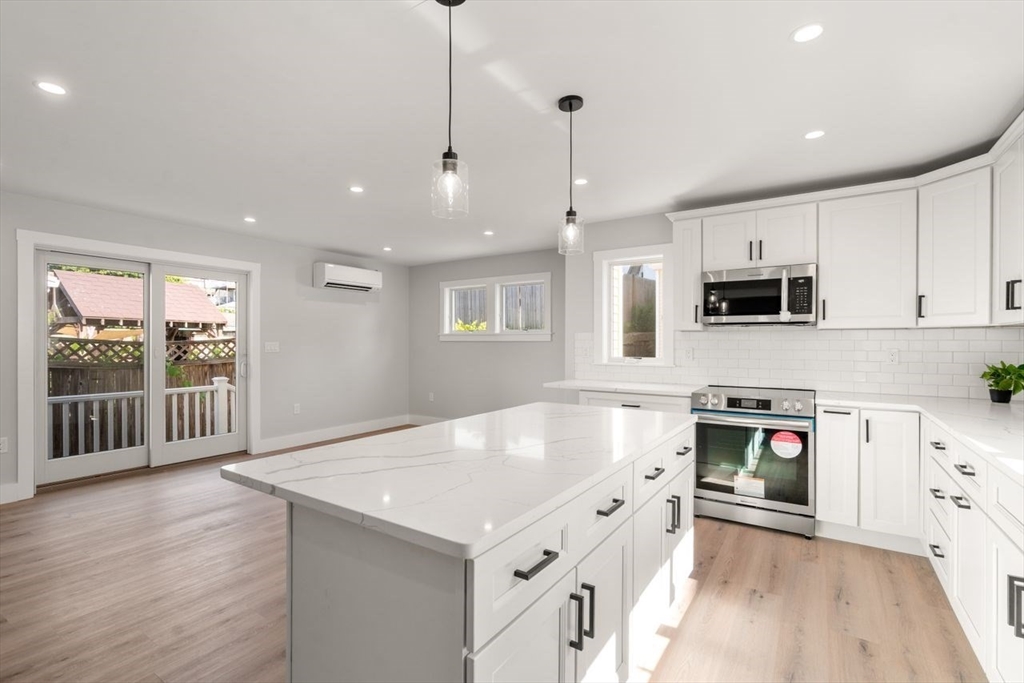 Gloucester, Massachusetts, 01930, United States, 2 Bedrooms Bedrooms, ,2 BathroomsBathrooms,Residential,For Sale,1916959